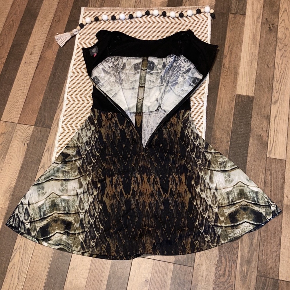 Vince Camuto mini dress - Picture 3 of 3